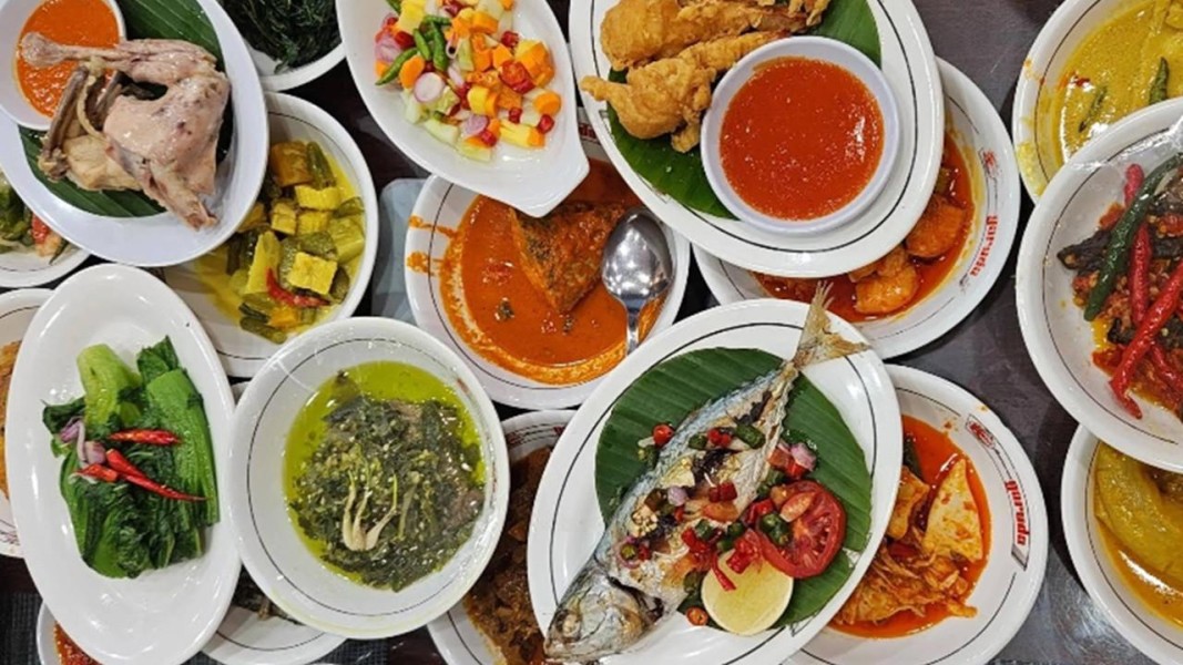 10 Tempat Makan Enak Murah Dekat Stasiun Gondangdia