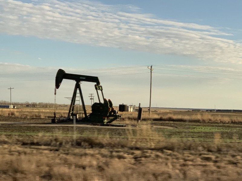 Harga Minyak Dunia Turun Dipicu Tarif dan Produksi OPEC
