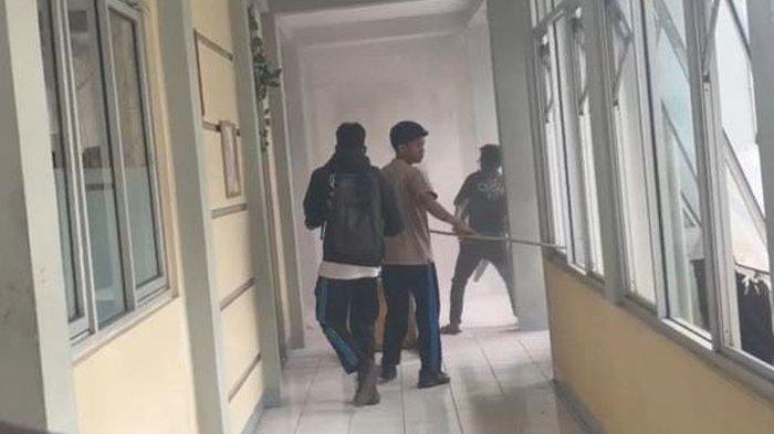 Kebakaran Hebat Melanda Ruangan Server SMAN 1 Sumedang, Konsleting Listrik Diduga Penyebab Utama