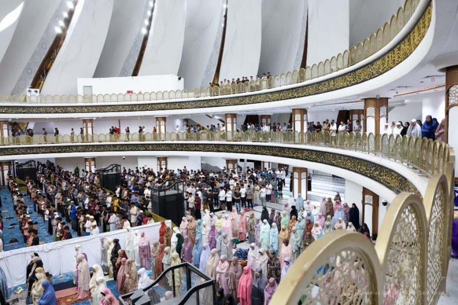 Masjid Negara IKN Gelar Tarawih Perdana Ramadan dengan Ribuan Jemaah