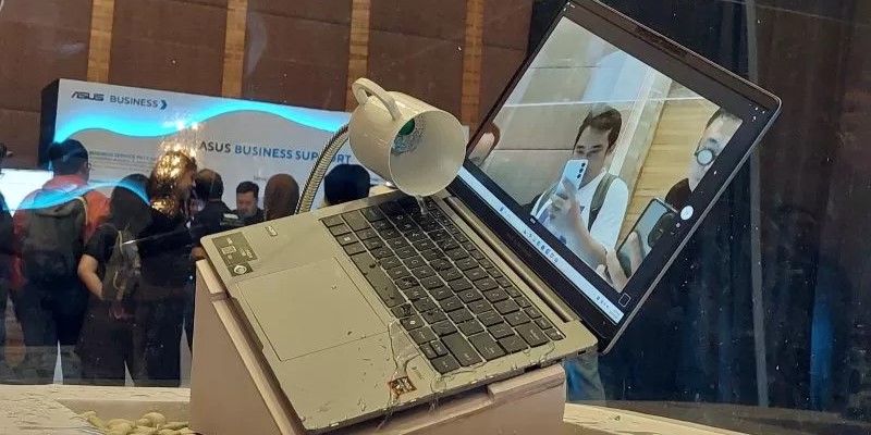 ASUS Hentikan Bisnis Smartphone dan Fokus pada AI serta PC