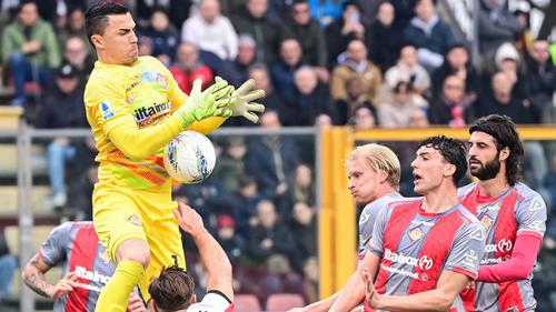 AC Milan Menang Dramatis 2-0 atas Cremonese Jelang Derby Panas