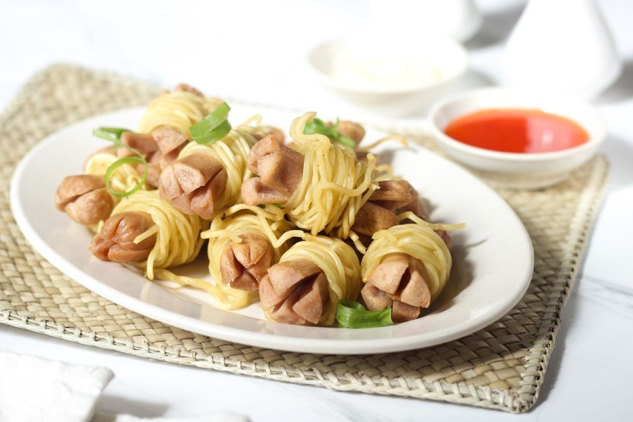 Cara Mudah Membuat Sosis Mie Gulung Gurih dan Renyah di Rumah