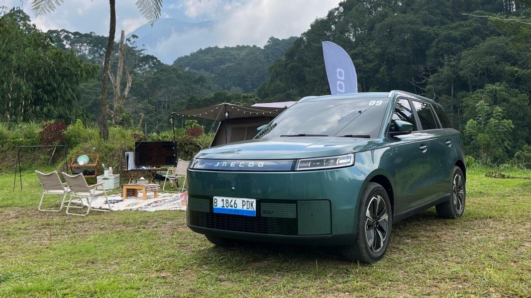JAECOO Indonesia Resmi Serahkan SUV Listrik J5 EV Perdana ke Konsumen Seluruh Negeri