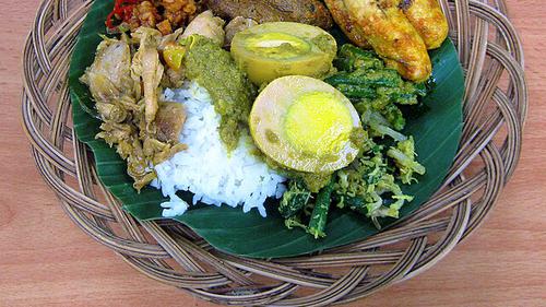 Rekomendasi Nasi Campur Bali Autentik untuk Jelajah Kuliner
