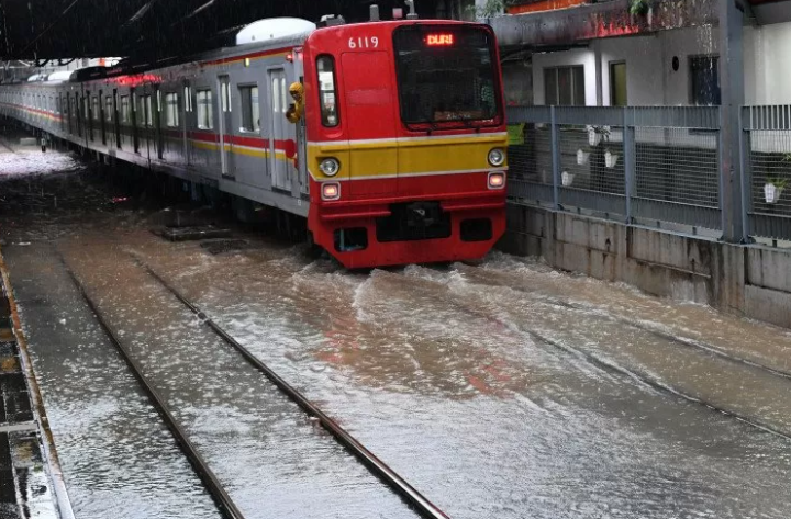 Banjir Bekasi Tak Ganggu Keselamatan Kereta, Tapi Gangguan Keterlambatan Terjadi