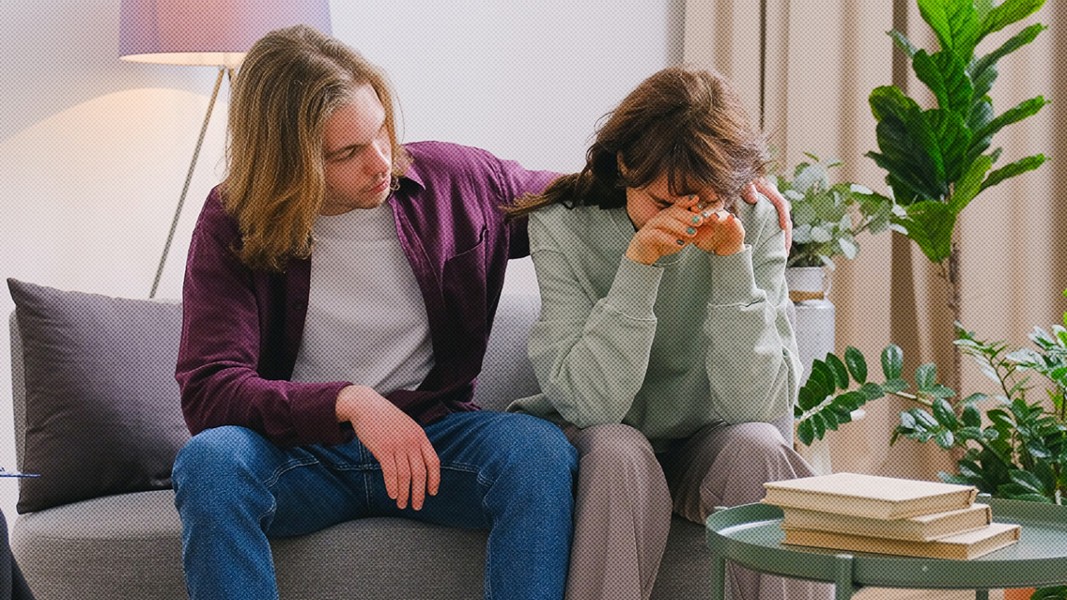Tips Menjadi Teman Curhat yang Peduli tapi Tetap Jaga Kesehatan Mental