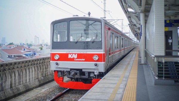 KRL Rute Tanah Abang-Rangkasbitung Kembali Beroperasi Aman bagi Penumpang