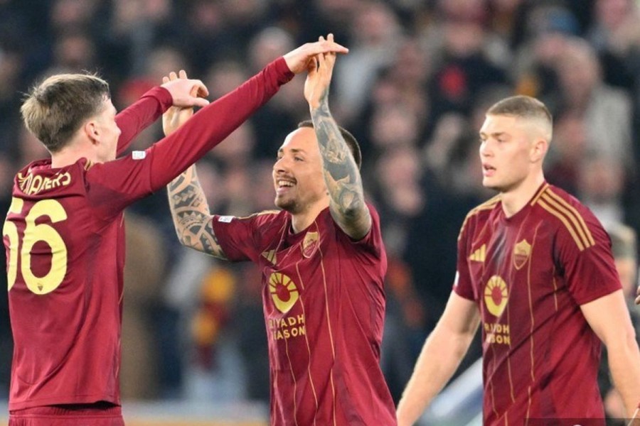 AS Roma Semakin Dekati Zona Eropa Usai Bungkam Monza 4 0 di Serie A 20242025
