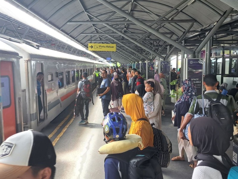 172 Ribu Penumpang Gunakan Kereta Api Arus Balik
