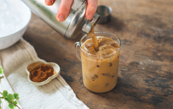 Resep Ice Latte Vanilla Pudding Segar Creamy Cocok Teman Perjalanan