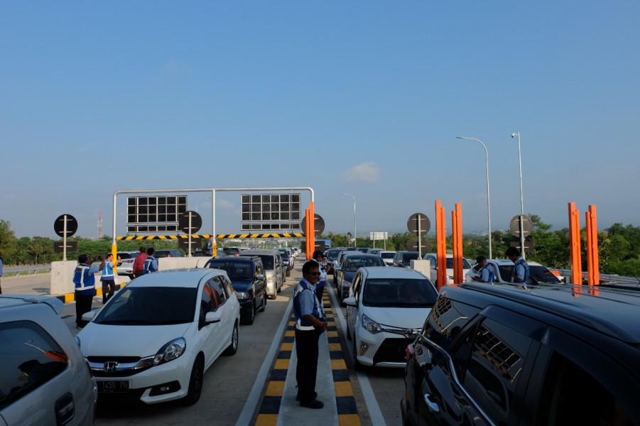 Lonjakan Kendaraan Tol Malang