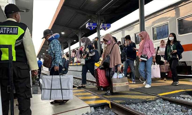 PT Kereta Api Indonesia Optimalkan Persiapan Angkutan Nataru 2024/2025 dengan Fokus pada Kelancaran dan Keamanan