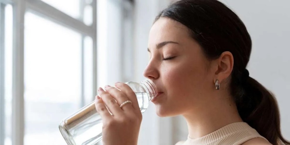 Kurang Minum Air Dapat Membuat Mood Jadi Tidak Stabil Sepanjang Hari