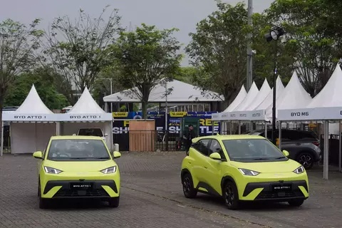 Penjualan Mobil Listrik Oktober 2025 Melonjak Drastis 243 Persen