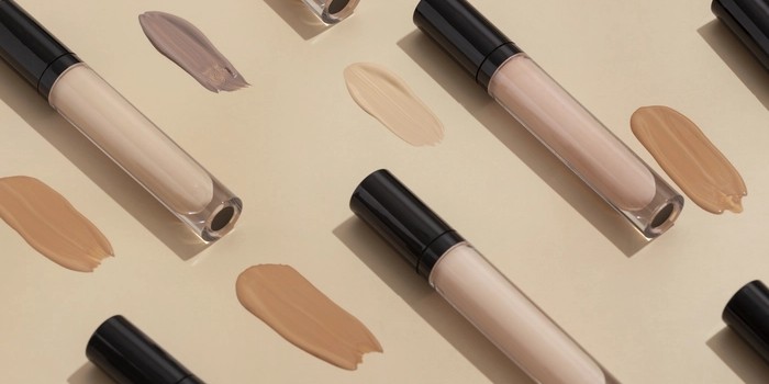 Tips Mengaplikasikan Concealer Agar Kemerahan Wajah Tersamarkan Sempurna