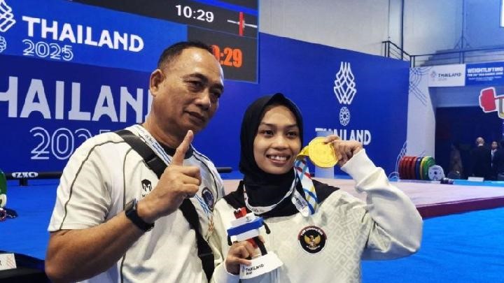 Luluk Diana Berhasil Sumbang Emas untuk Indonesia di Cabor Angkat Besi SEA Games