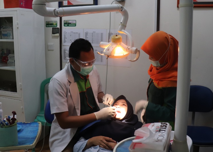 Kolaborasi Pemkot Makassar dan Unhas Tingkatkan Pemahaman Radiografi untuk Dokter Gigi