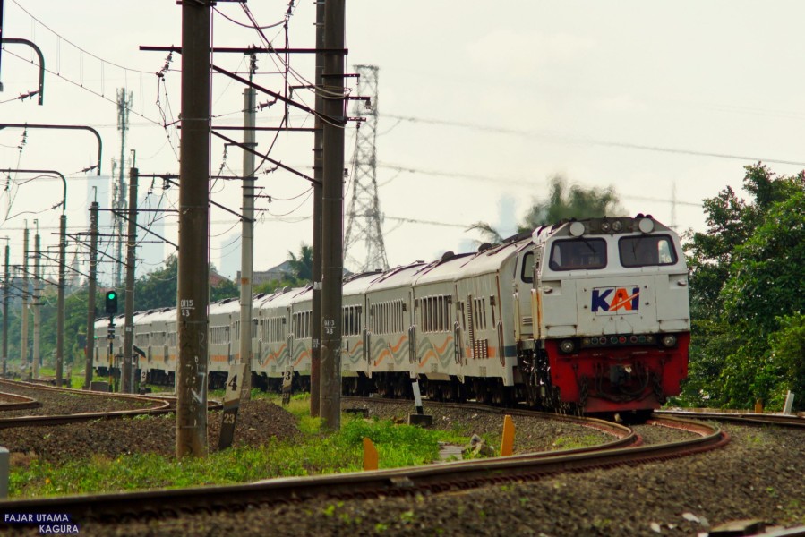 Rangkaian Baru untuk Kereta Api Tegal Bahari Rangkaian Baru untuk Kereta Api Tegal Bahari