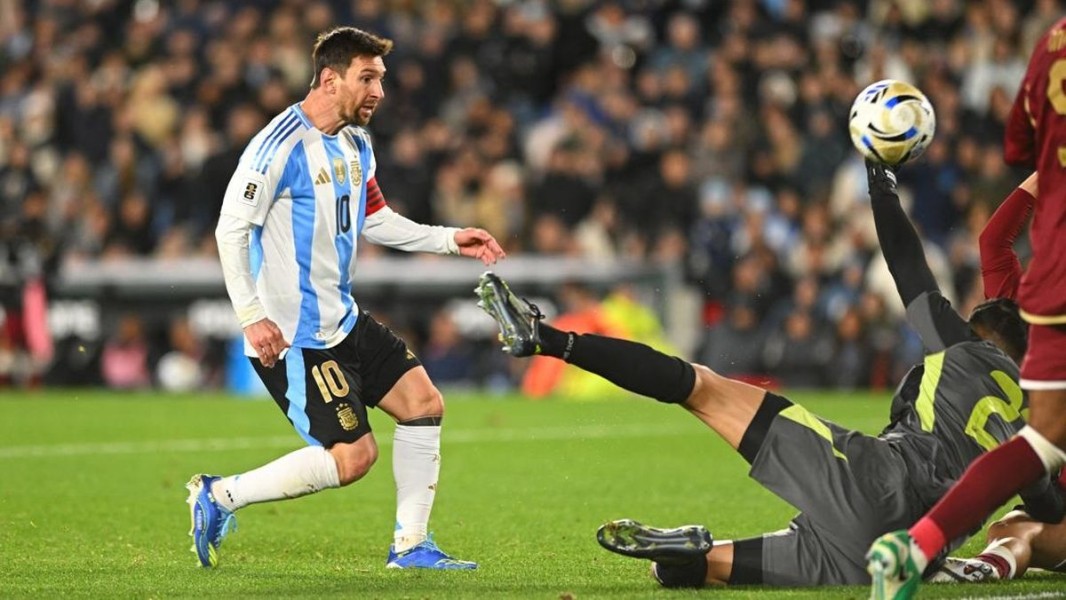 Messi Cetak Dua Gol, Argentina Bungkam Venezuela 3 0