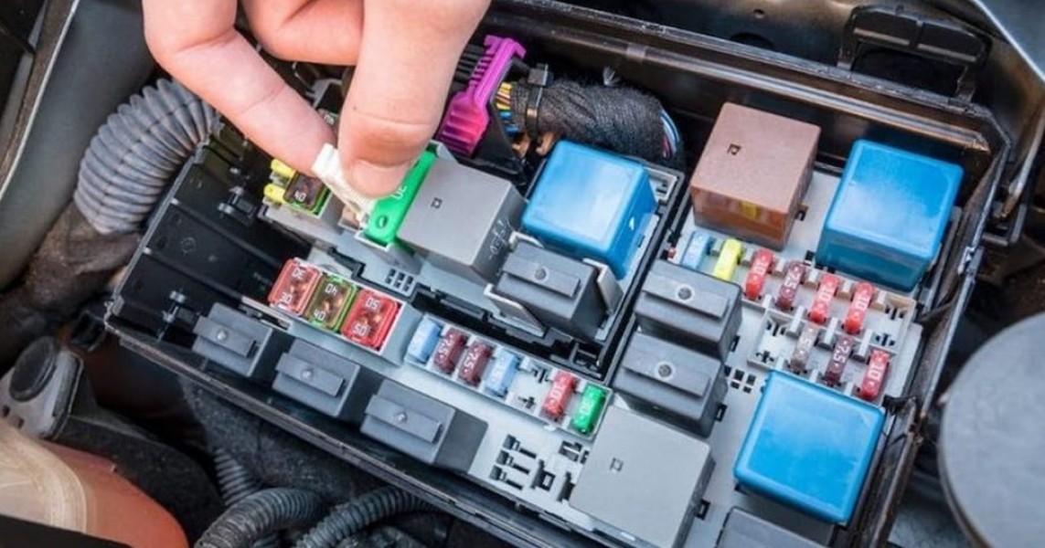 Cara Pasang Relay Lampu Mobil hingga Rekomendasi Terbaiknya