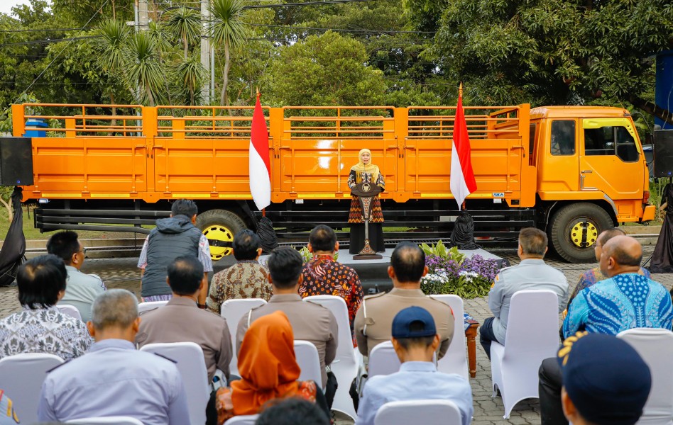 Khofifah Dorong Percepatan Normalisasi Kendaraan Capai Zero ODOL 2027