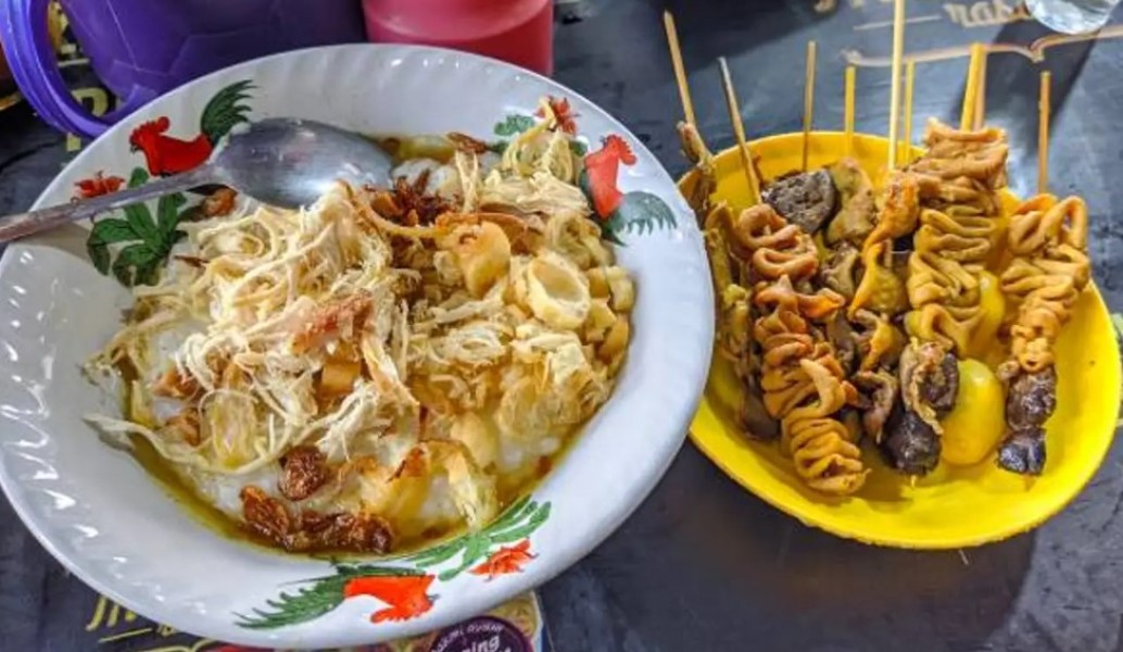 10 Tempat Makan Bubur Ayam Bandung Legendaris Enak Wajib Coba!