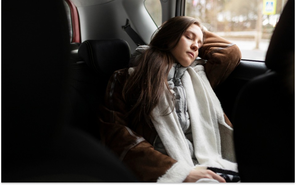 Tips Tidur Nyenyak Saat Perjalanan Jauh Agar Tubuh Tetap Segar