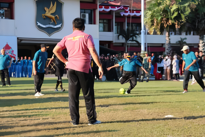 Sepak Bola Satukan Forkopimda Sumenep Kemerdekaan