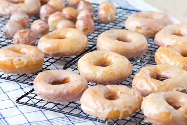 Pilihan Menu Krispy Kreme yang Menggoda Selera Penikmat Donat