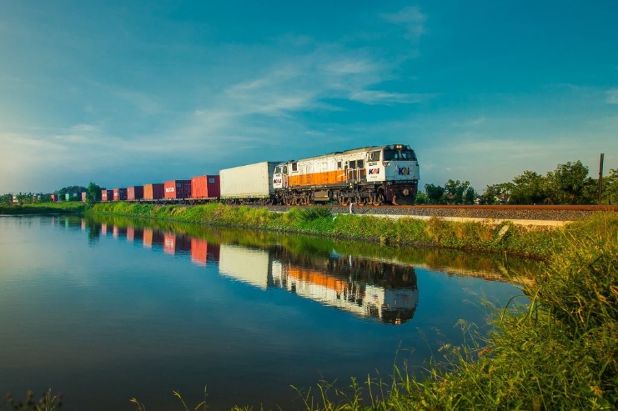 KAI Logistik Tingkatkan Layanan dengan Pengiriman 22 Kereta ke Sumatra, Termasuk Dua Unit dari Banyuwangi