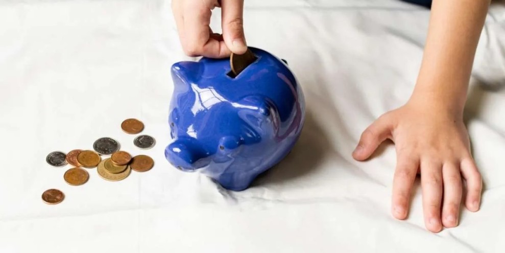 Data BI Tunjukkan Masyarakat Lebih Banyak Menabung Tahan Konsumsi