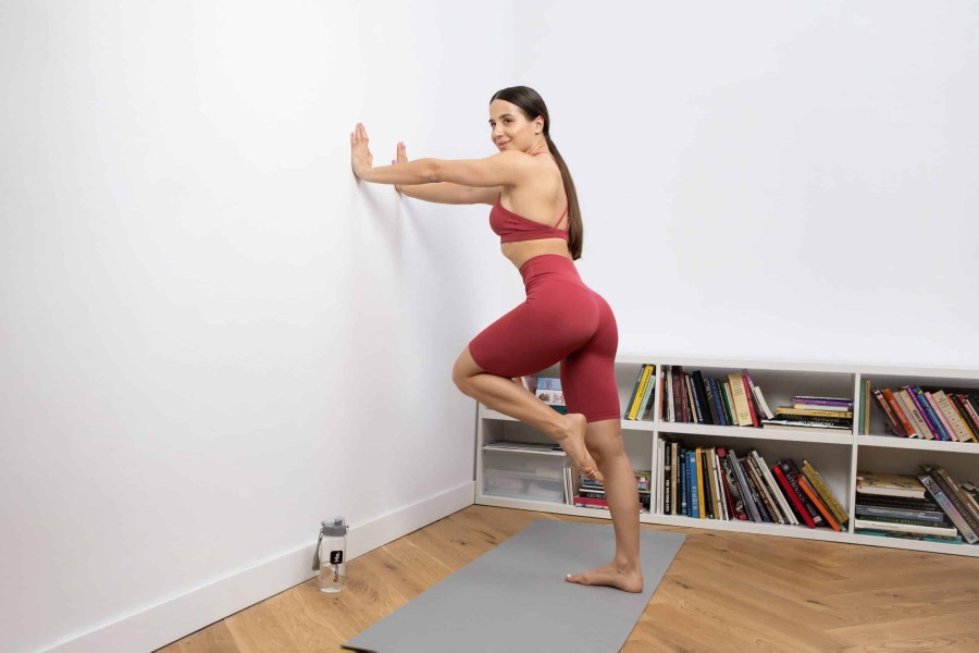 5 Variasi Wall Push-Up untuk Pemula agar Tubuh Lebih Kuat dan Postur Lebih Tegak
