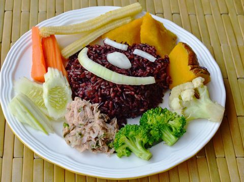 7 Menu Sahur Diet Tinggi Protein Bikin Kenyang Tahan