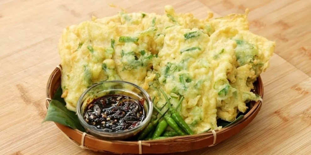 Sajikan Tempe Mendoan Nikmat sebagai Camilan Sehat Saat Berbuka Puasa