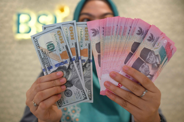 Pergerakan Nilai Tukar Rupiah Tertekan terhadap Dolar AS Rabu 25 Februari 2026