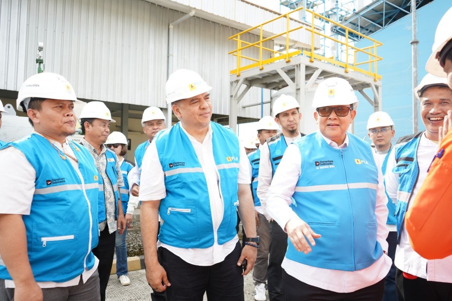 PLN Enjiniring Perkuat Keandalan Sistem Kelistrikan Sulawesi Tengah Lewat Operasional Optimal PLTMG Luwuk dan Kunjungan Kerja Dekom PLN