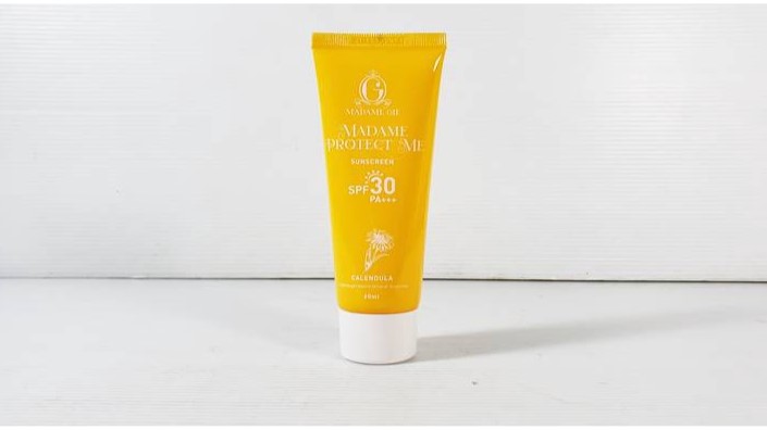 5 Sunscreen Murah di Indomaret yang Cerahkan Wajah Kusam Tanpa Bikin Kantong Kering