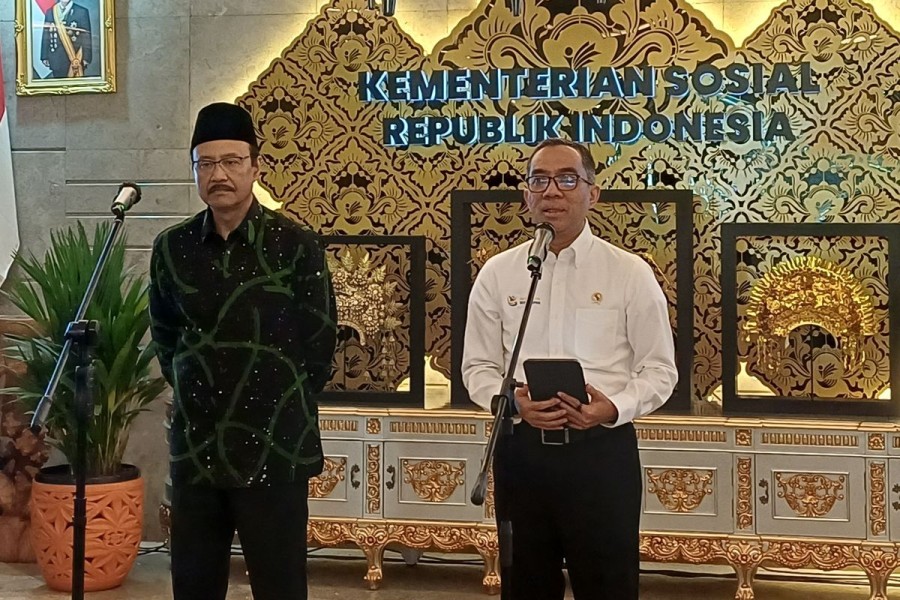 Mendikti Pastikan Lulusan Sekolah Rakyat Terima Beasiswa KIP Kuliah