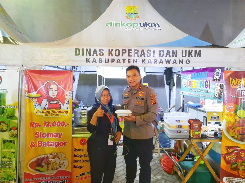 Siomay Bandung Bu Whina: Ikon Kuliner yang Makin Dikenal di Karawang
