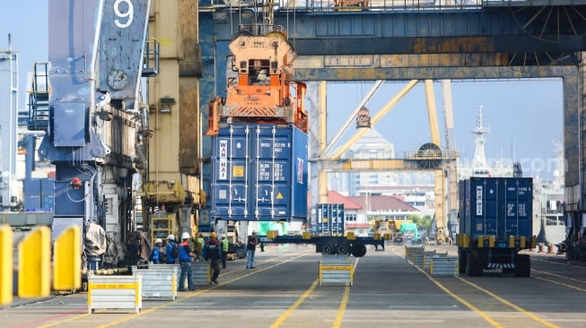 Optimisme Sektor Transportasi dan Logistik Indonesia: Peluang Tumbuh di Tengah Tantangan Ekonomi