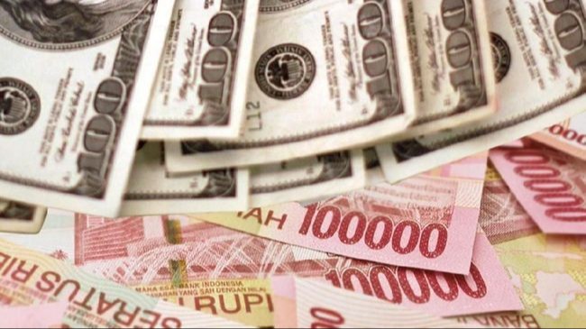 Rupiah Diproyeksi Fluktuatif Melemah Terbatas Terhadap Dolar AS Hari Ini