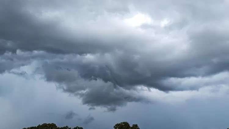 BMKG Imbau Masyarakat Waspada Hujan Lebat 16-17 November 2025