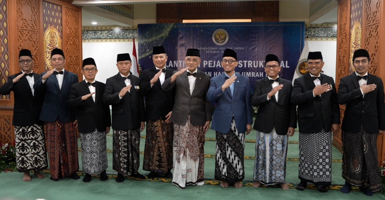 Wamenhaj Dahnil Lantik 400 Pejabat Perkuat Struktur Organisasi Kementerian Haji Umrah