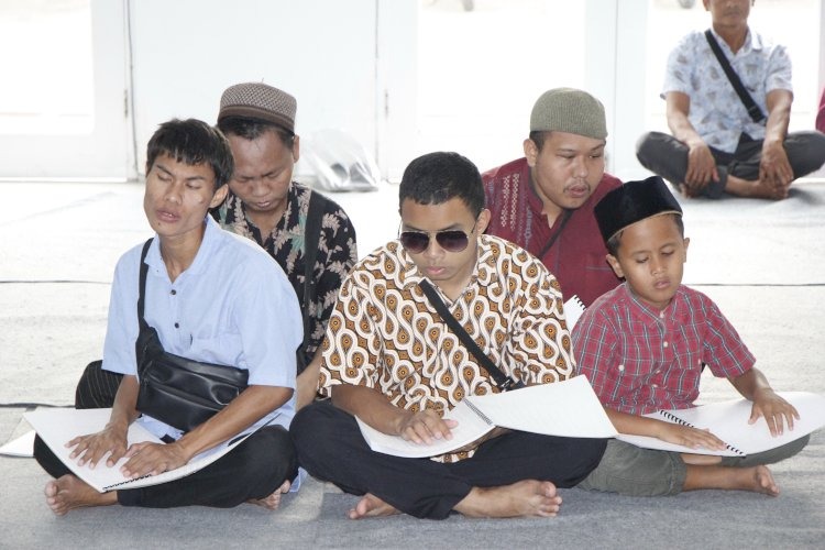 Semangat Komunitas Tunanetra di Kendal Belajar Tadarus Al-Quran Braille Ramadan 2026