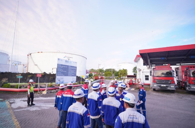 Astra UD Trucks dan Pertamina Patra Niaga Amankan Distribusi Energi Nasional