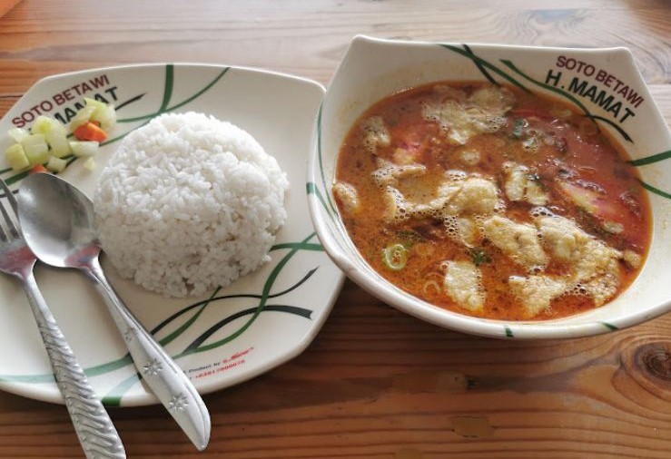 Soto Betawi H. Mamat: Kuliner Legendaris yang Wajib Dicoba