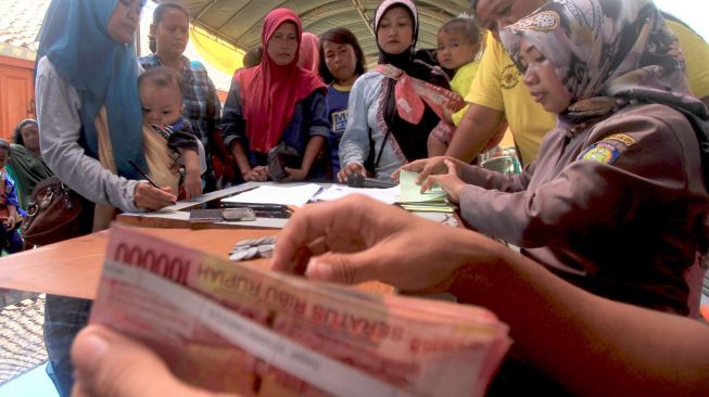 Pemerintah Cairkan Bantuan BPNT Rp600 Ribu April 2025, KPM Diminta Segera Cek Rekening KKS di BNI, BRI, Mandiri, dan BSI