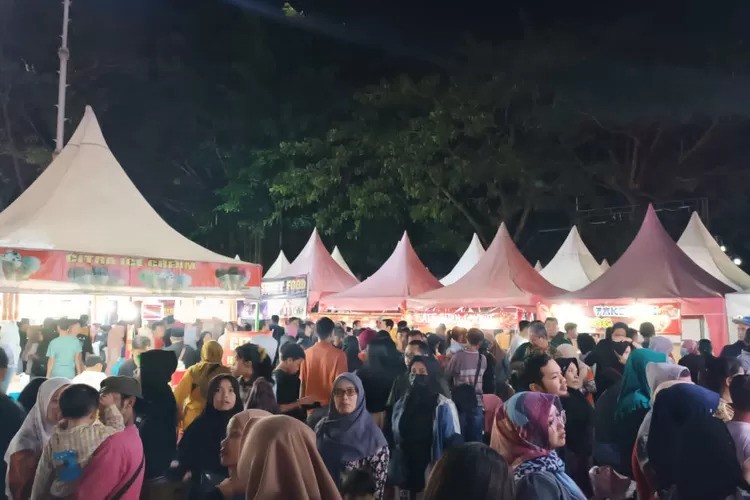 Hiburan Pasar Rakyat Trenggalek Kembali Digelar Setelah Sempat Batal