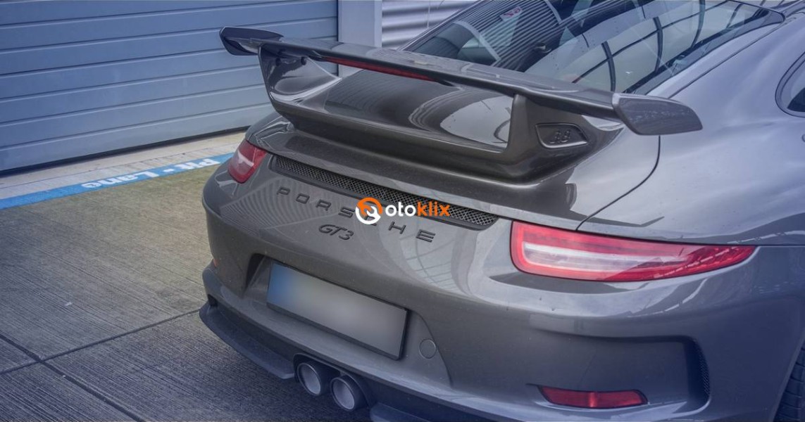 Spoiler Mobil adalah Fungsi, Jenis, Harga, dan Pemasangan